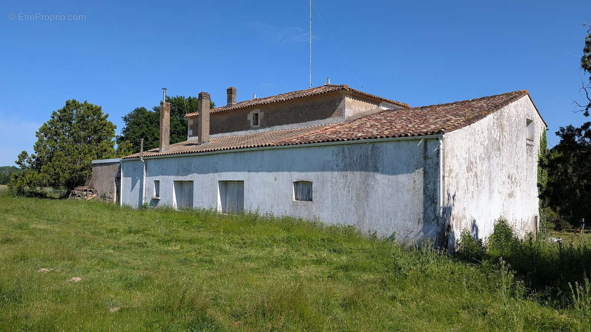 Maison à REIGNAC