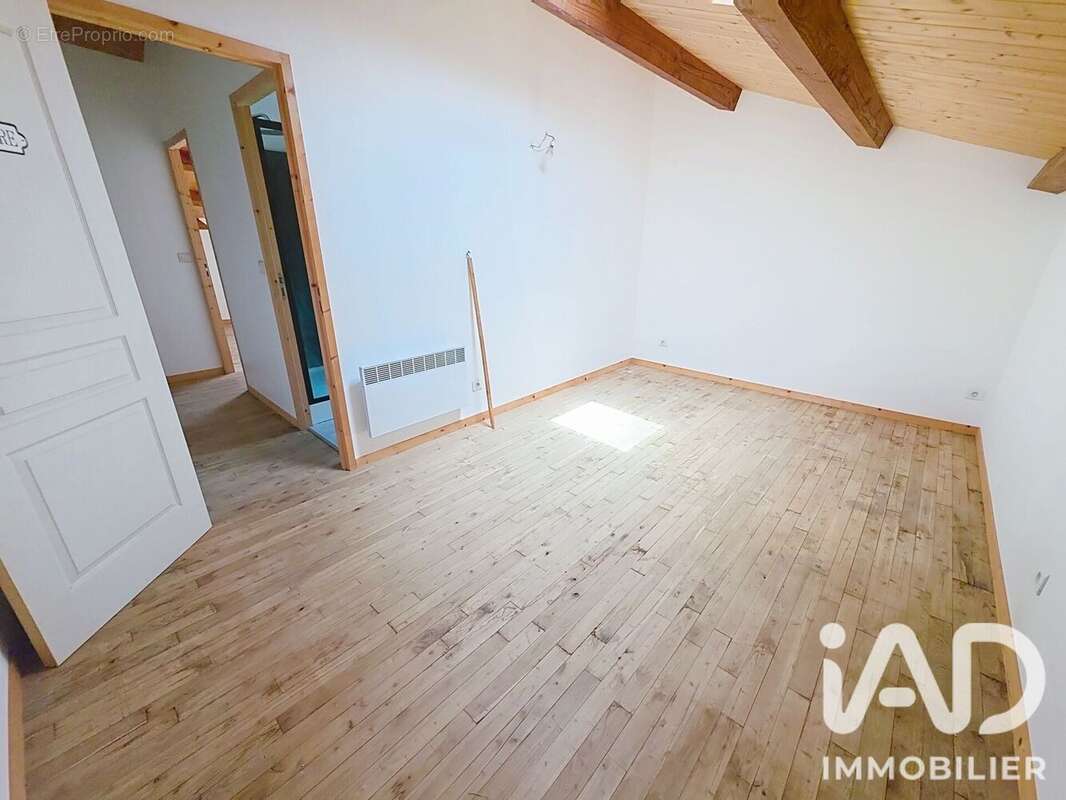 Maison 94 m² à Feuillade  - photo 9