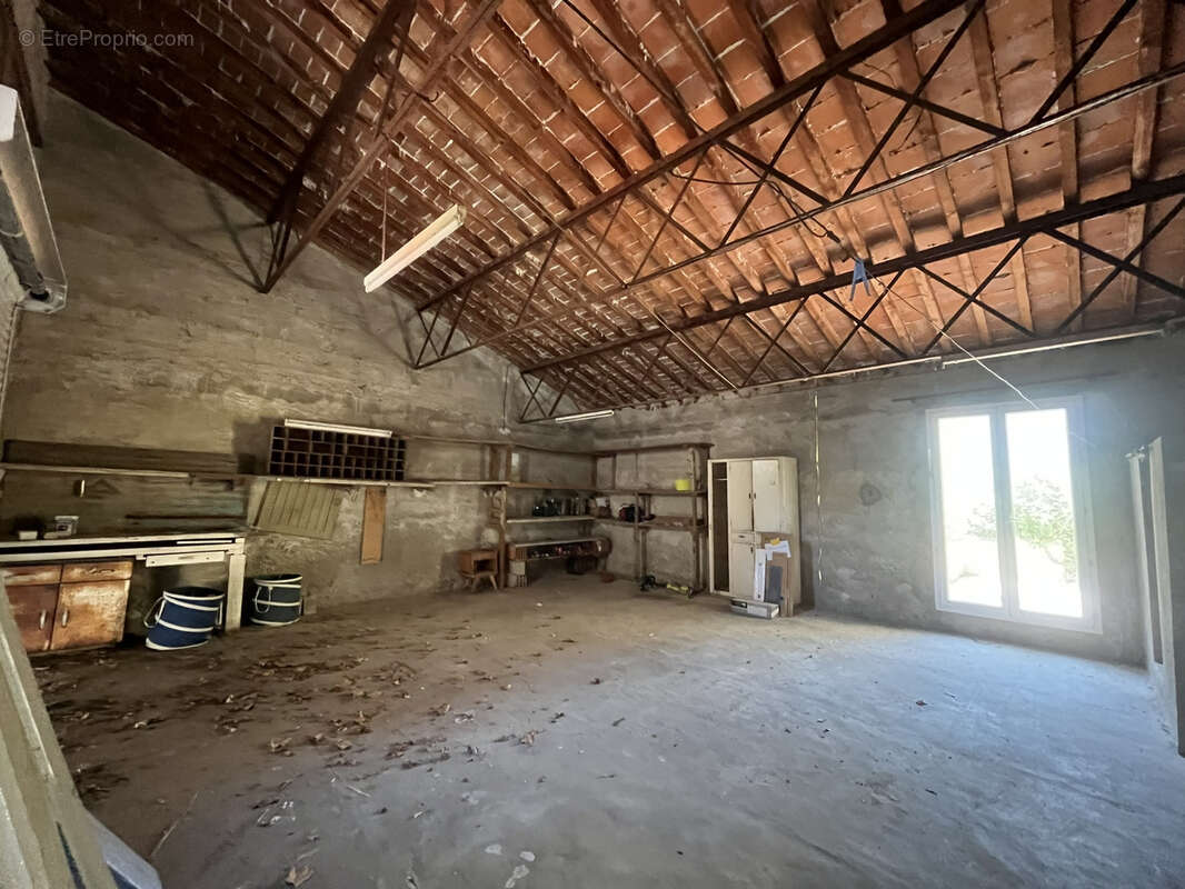 Maison de style comprenant 2 logements sur 1540m2 de parcelle divisible - photo 10