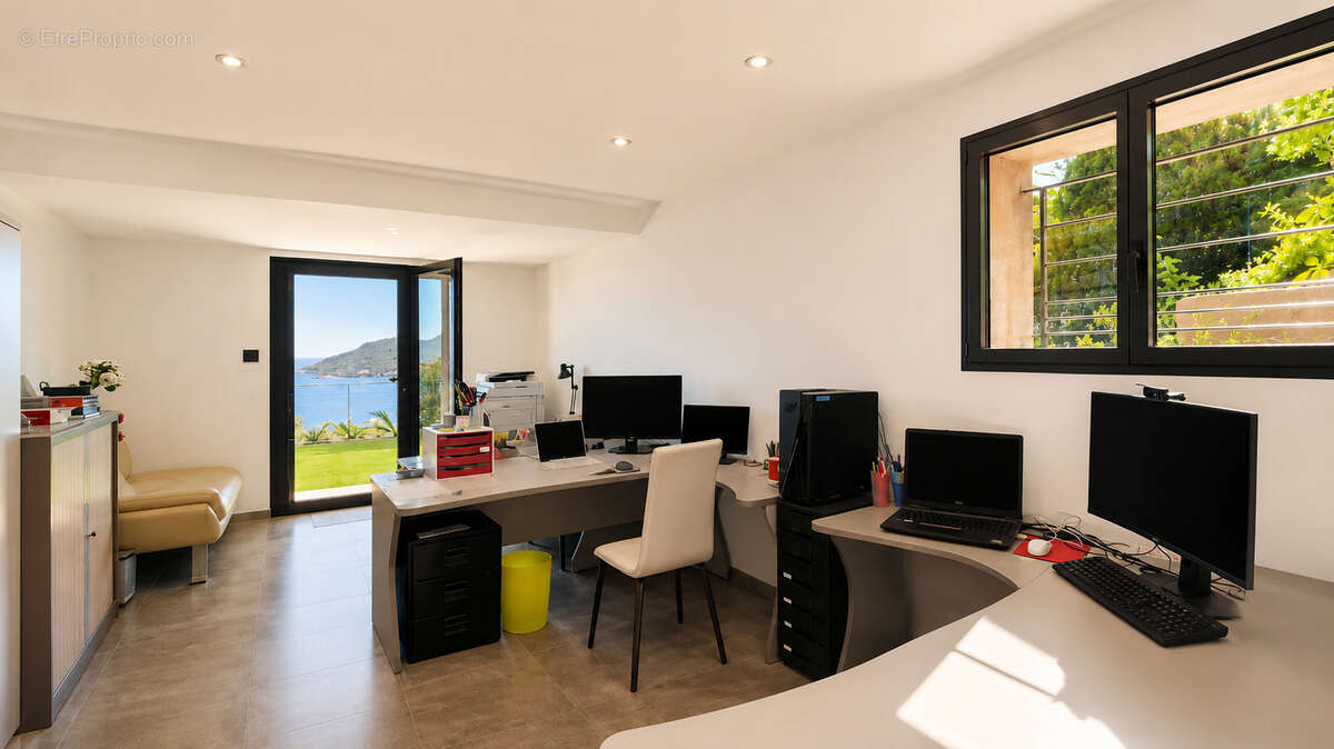 Villa contemporaine vue mer panoramique a agay a vendre - photo 18