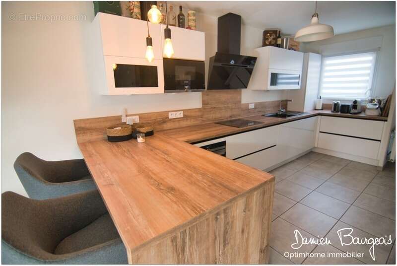 Maison à SAINT-GENIS-POUILLY