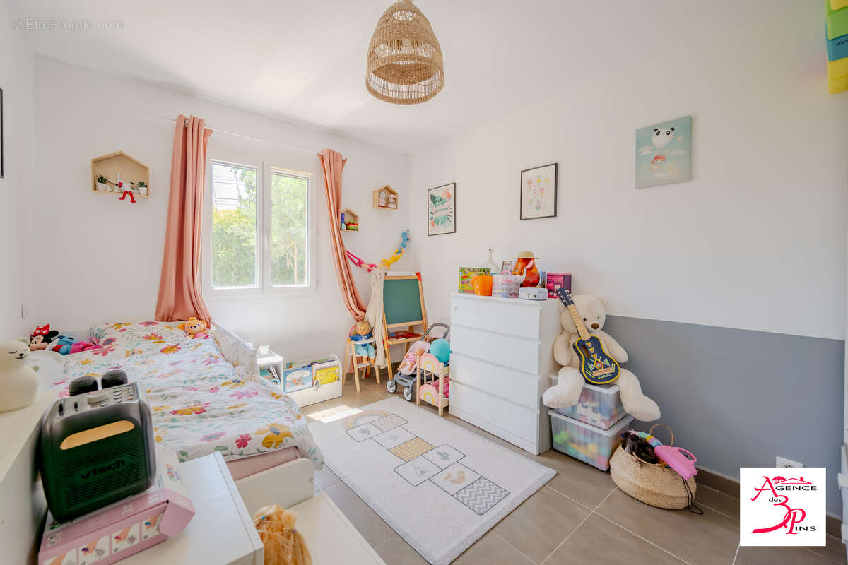 Maison 91 m² à Pierrefeu-Du-Var  - photo 8