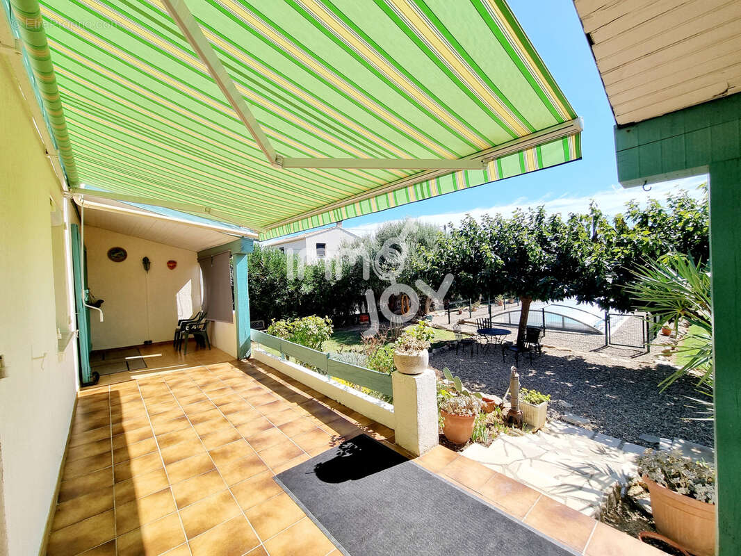 Maison à OUVEILLAN