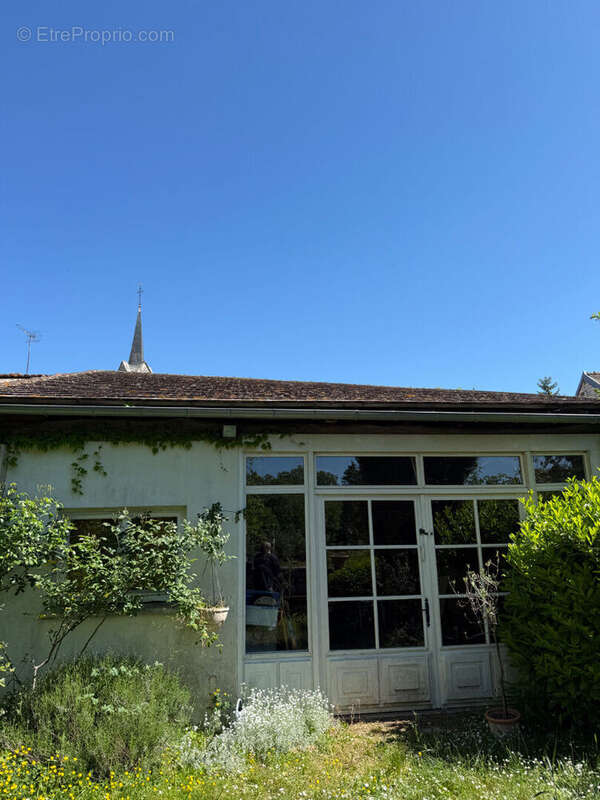 Maison à YROUERRE