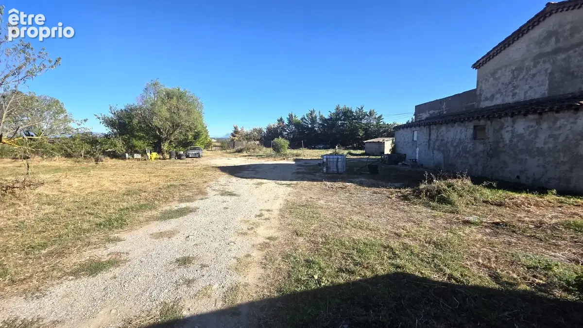 Ensemble immobilier sur plus de 9000m2 de terrain. - photo 9