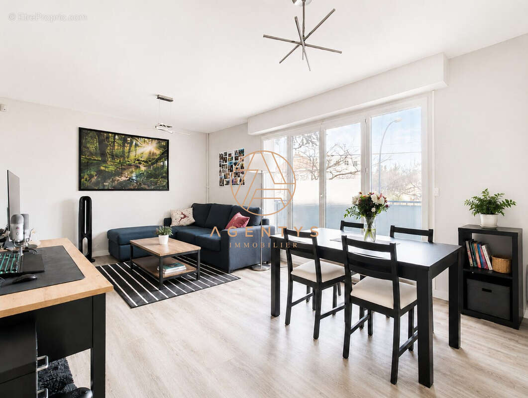Appartement à SAINT-MAUR-DES-FOSSES
