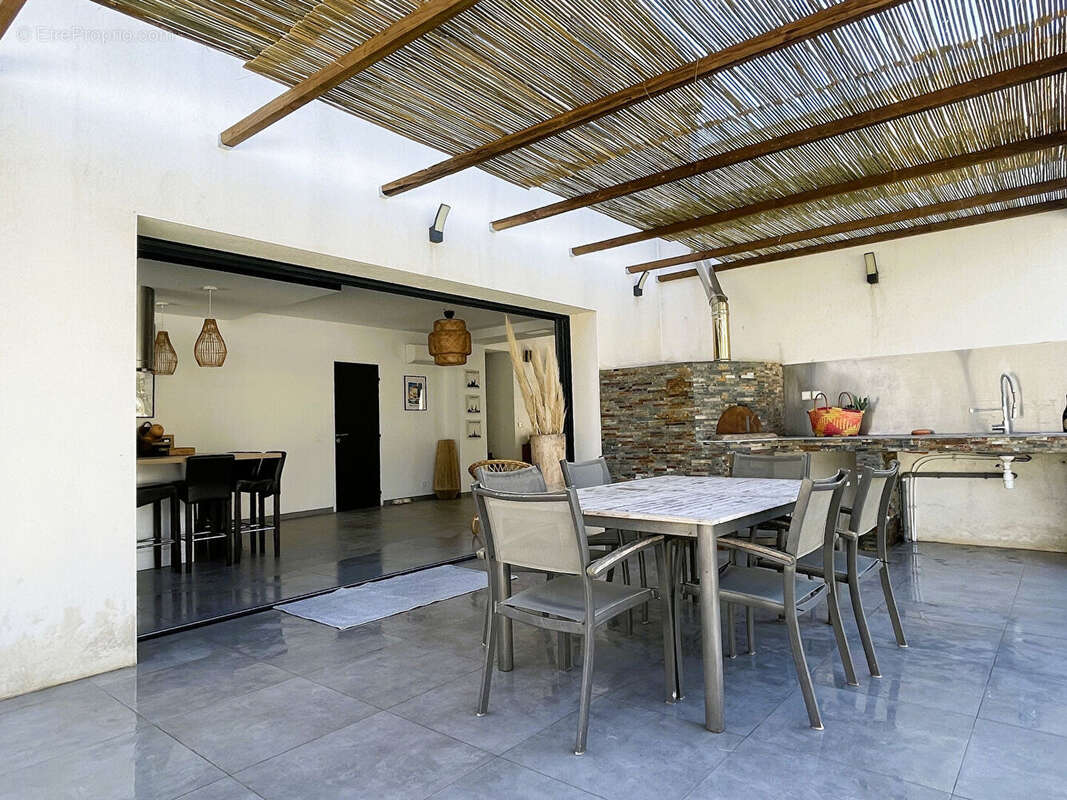 Maison à MAUGUIO