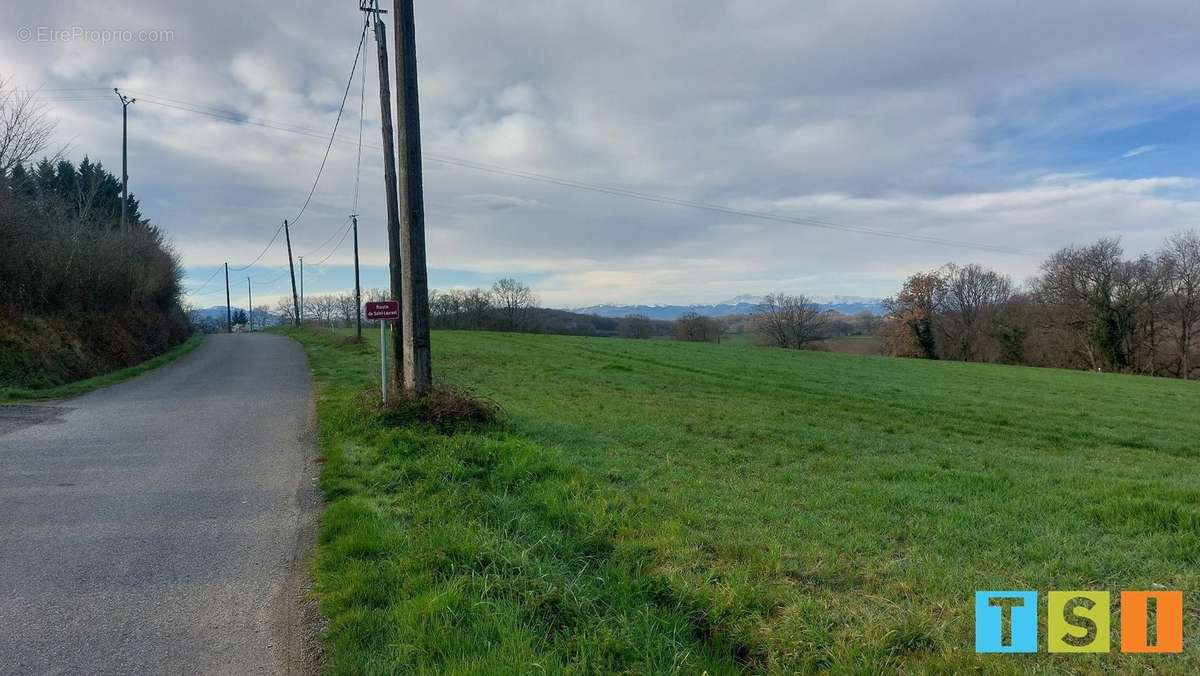Terrain à CASSAGNABERE-TOURNAS
