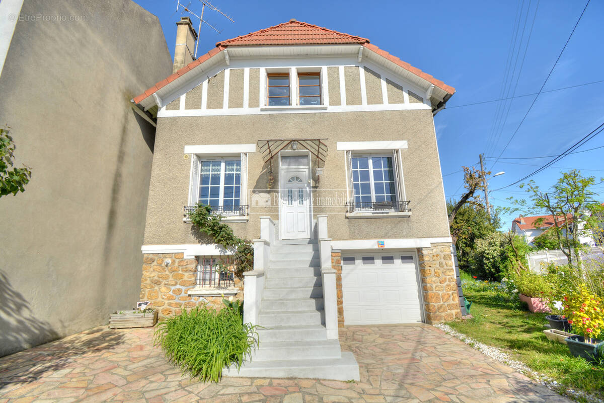 Maison à SAVIGNY-SUR-ORGE