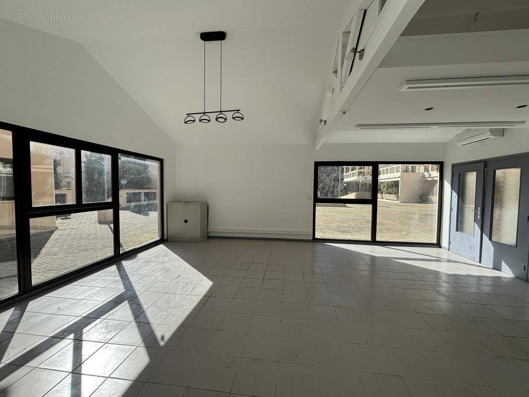 Commerce à LES ANGLES