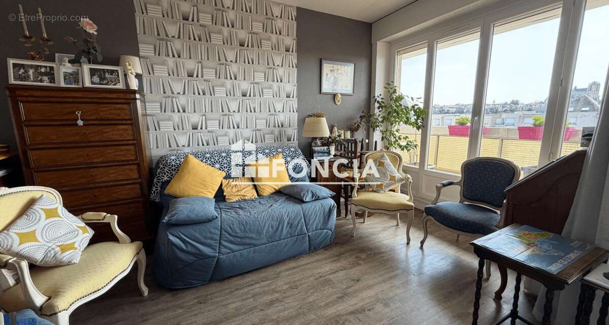 Secteur chasse royale, appartement 3 pieces avec balcon, garage et cave - special investisseur - photo 2