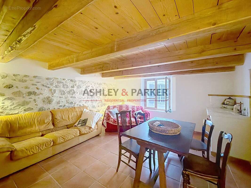 Appartement à ENTREVAUX