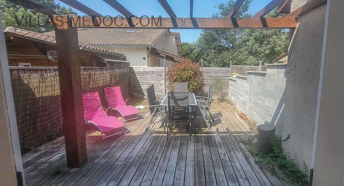 Maison à VENDAYS-MONTALIVET