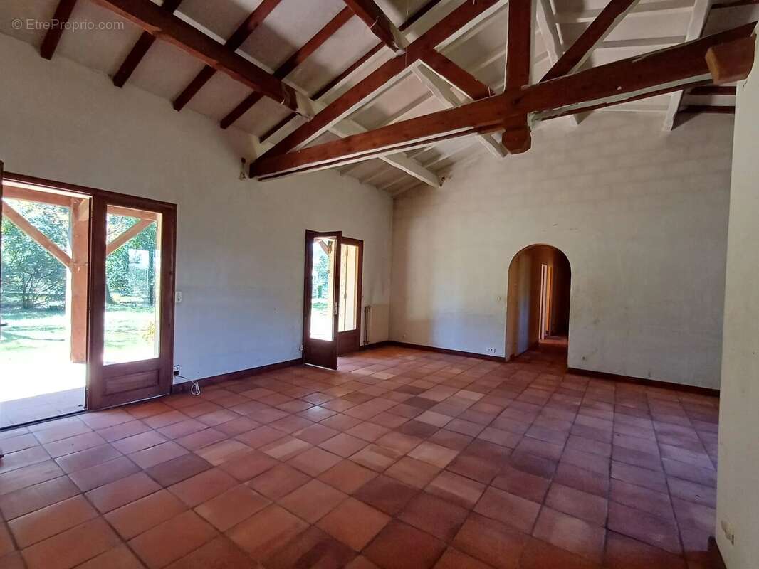 Maison à ARES
