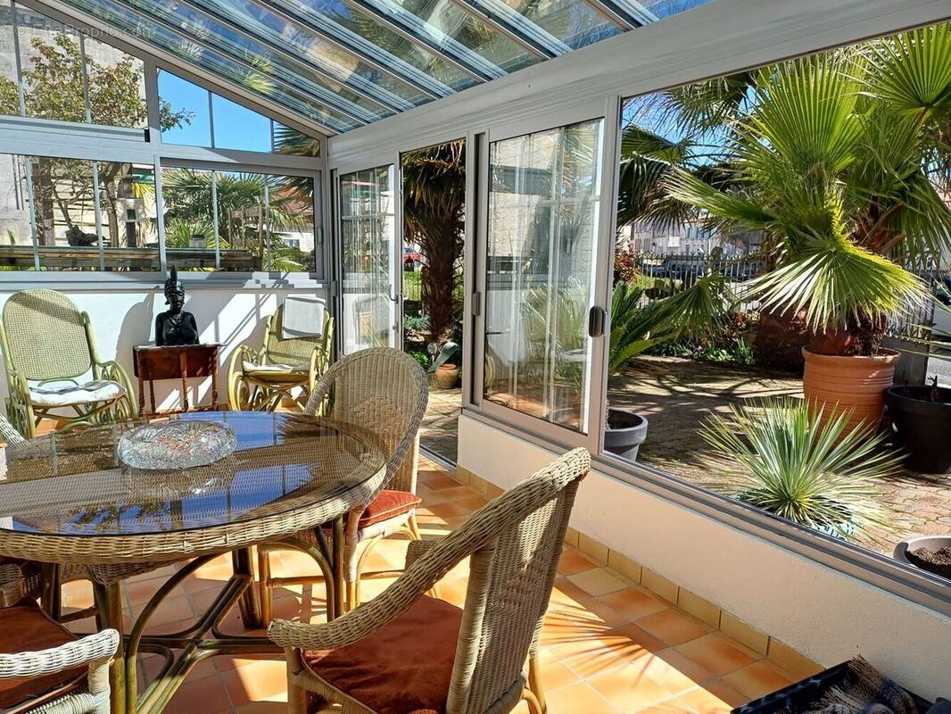 Maison à CHENAC-SAINT-SEURIN-D'UZET