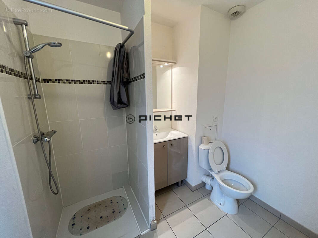 Appartement à SAINT-JEAN-D'ILLAC