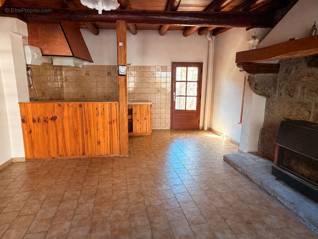 Jolie maison en pierres - photo 4