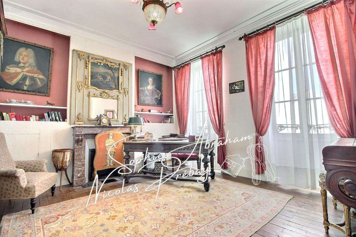 Élégante maison bourgeoise avec parc arboré au coeur de Toury - photo 4