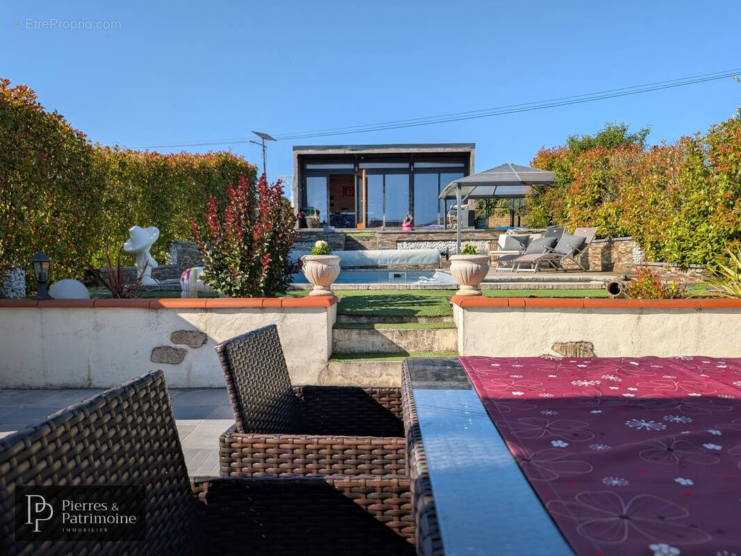 Maison à MEZIN