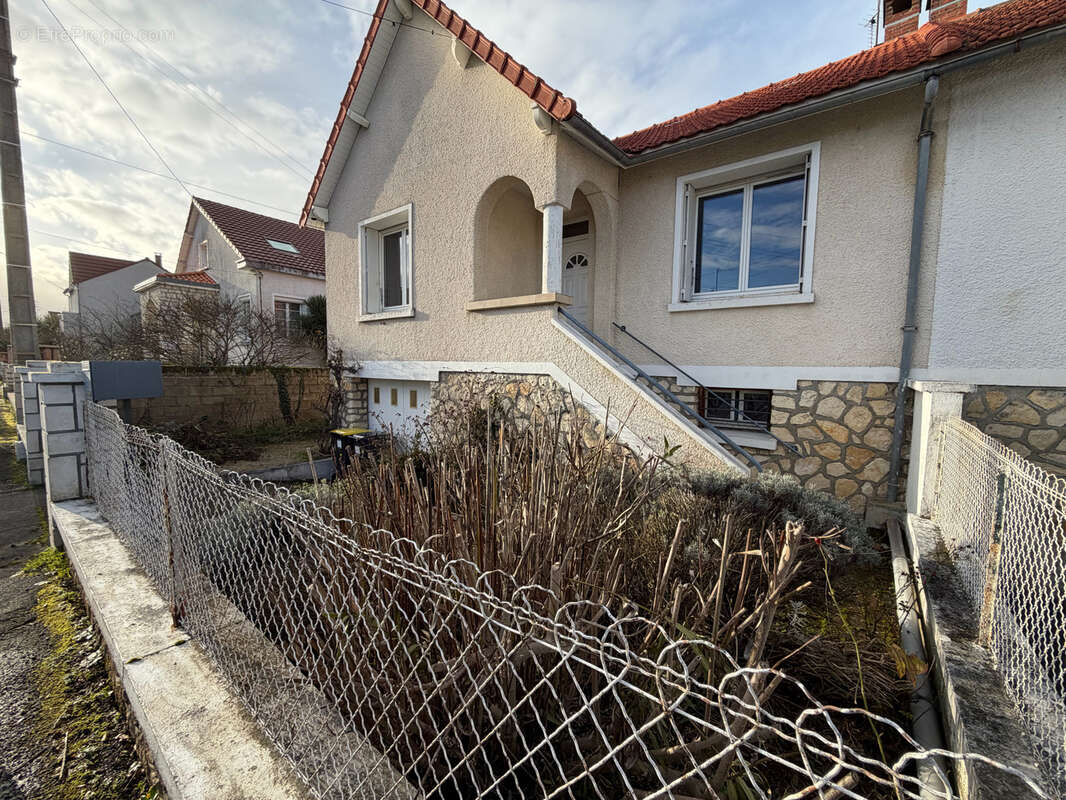 Maison à CHATELLERAULT
