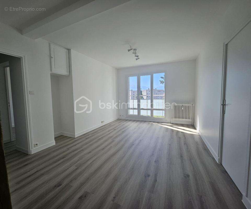 Appartement à FONTAINE