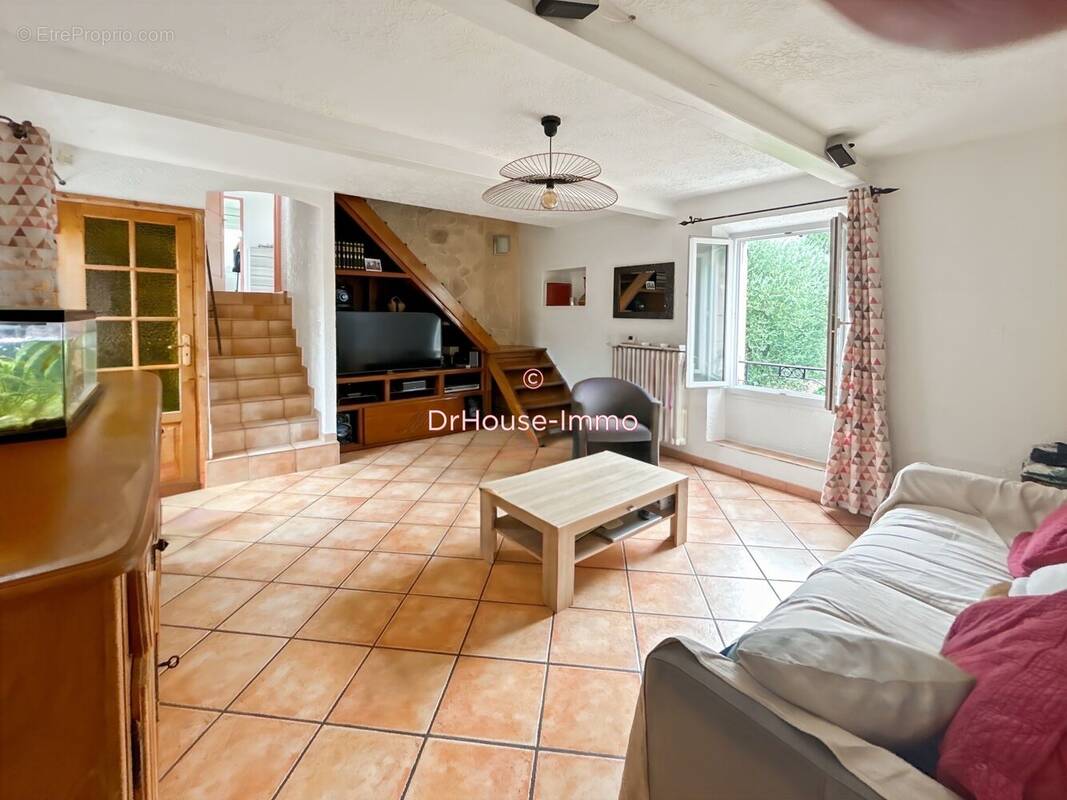Appartement à ROQUEFORT-LES-PINS