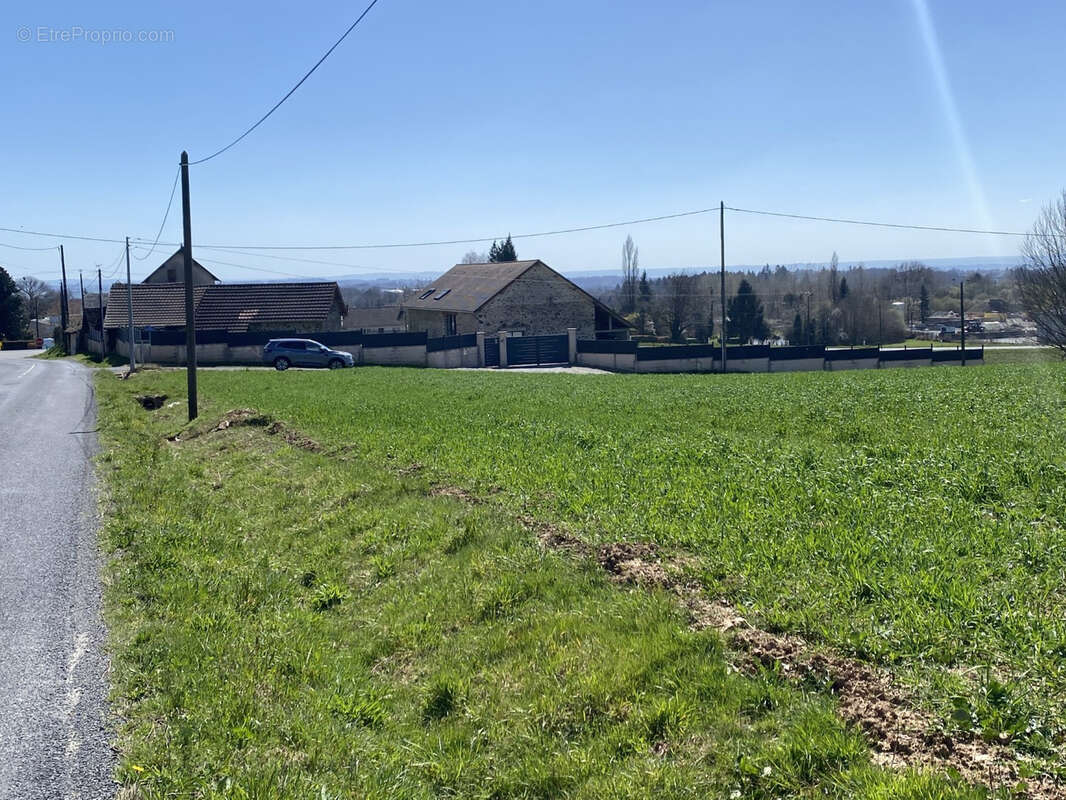 Terrain à SAINT-SORNIN-LAVOLPS