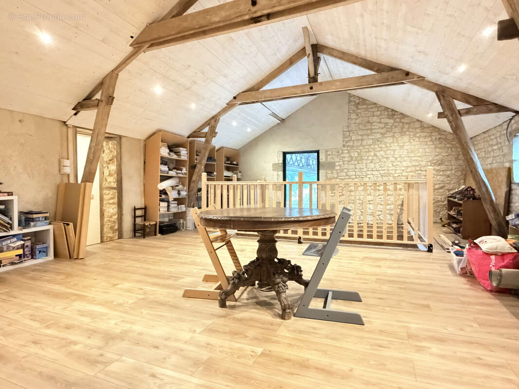 Maison à JAUNAY-CLAN