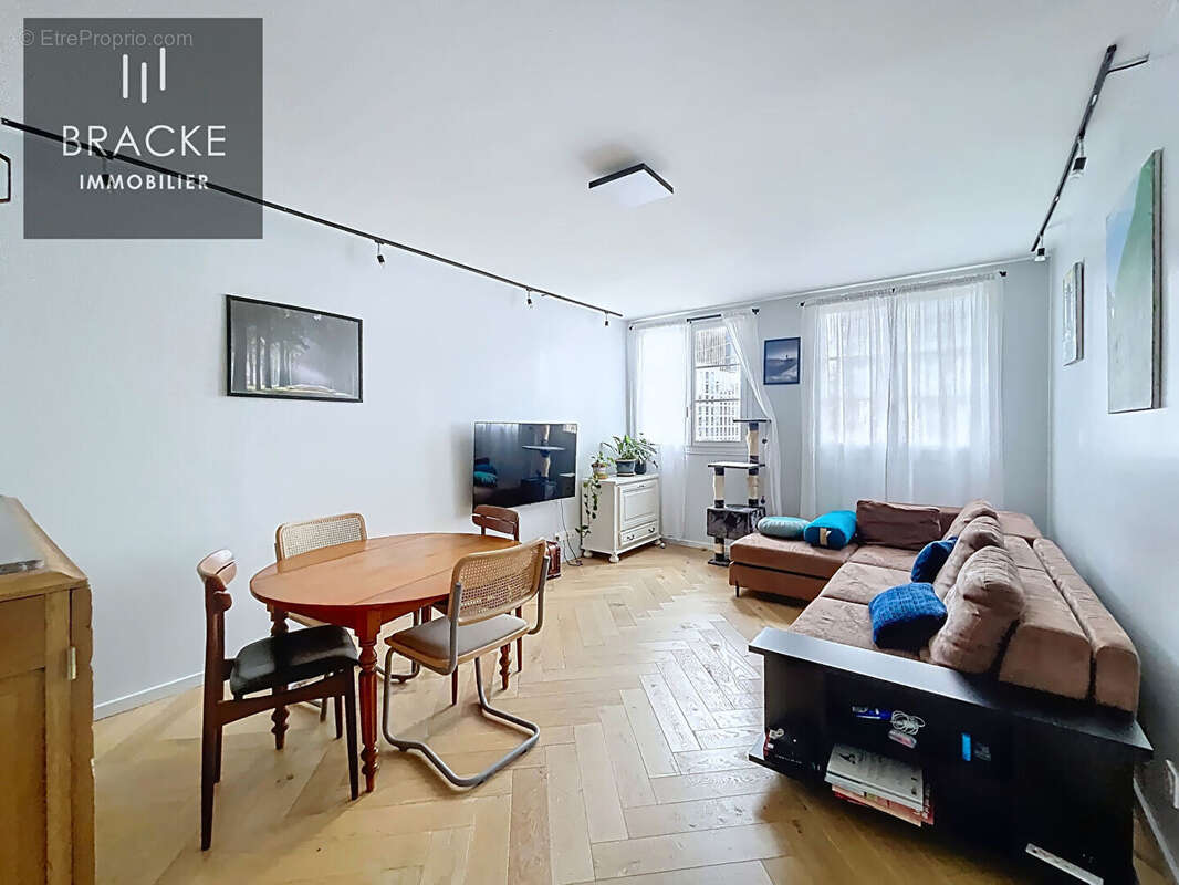 Appartement à COURBEVOIE