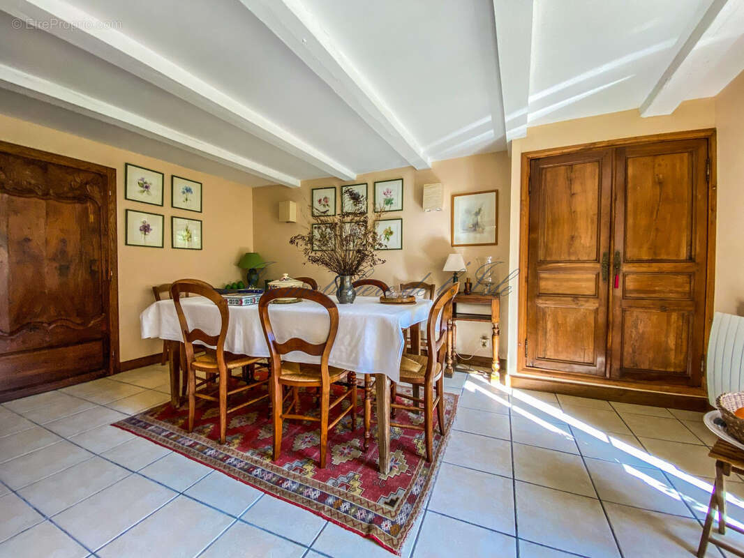 Maison à NEUVIC