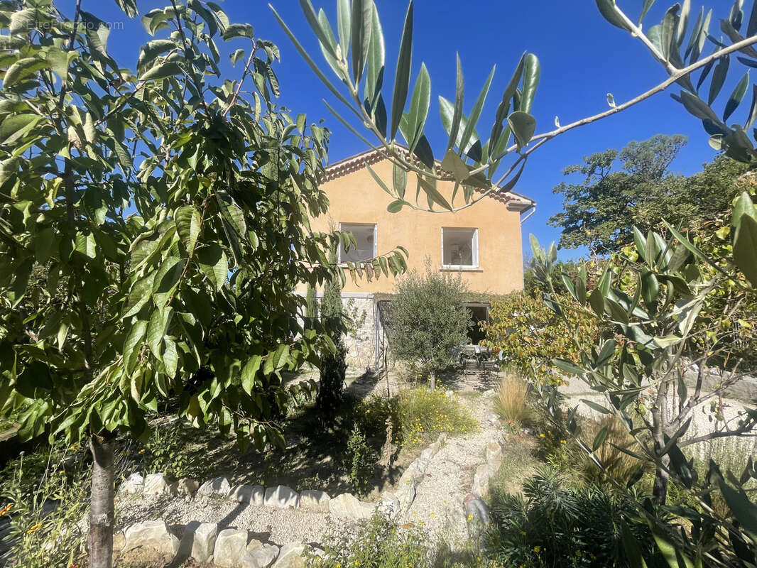 Maison à VAISON-LA-ROMAINE