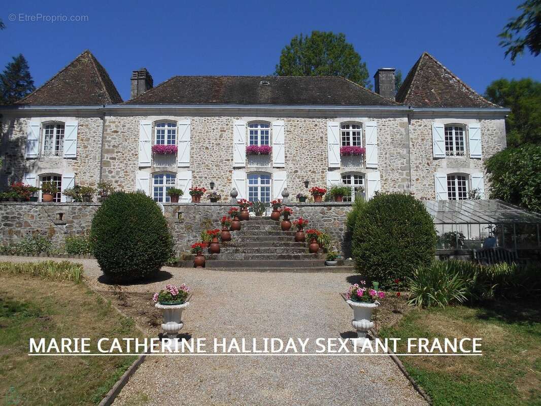 Niche en hauteur magnifique chateau sur 7700 m2 avec sa source - photo 10