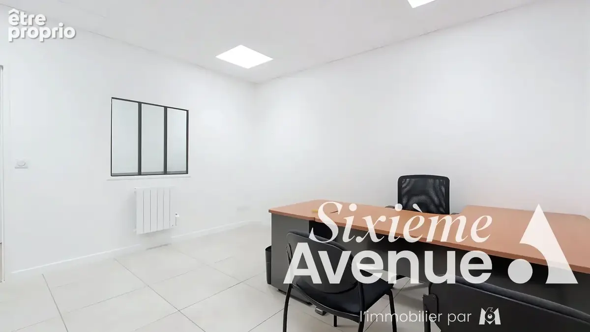 Local commercial Saint Priest 538 m2 - photo 5