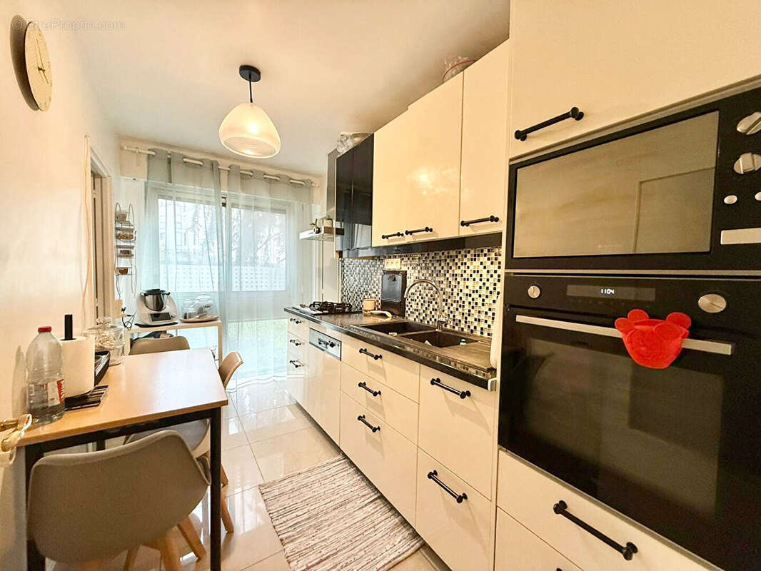 Appartement à NANTERRE