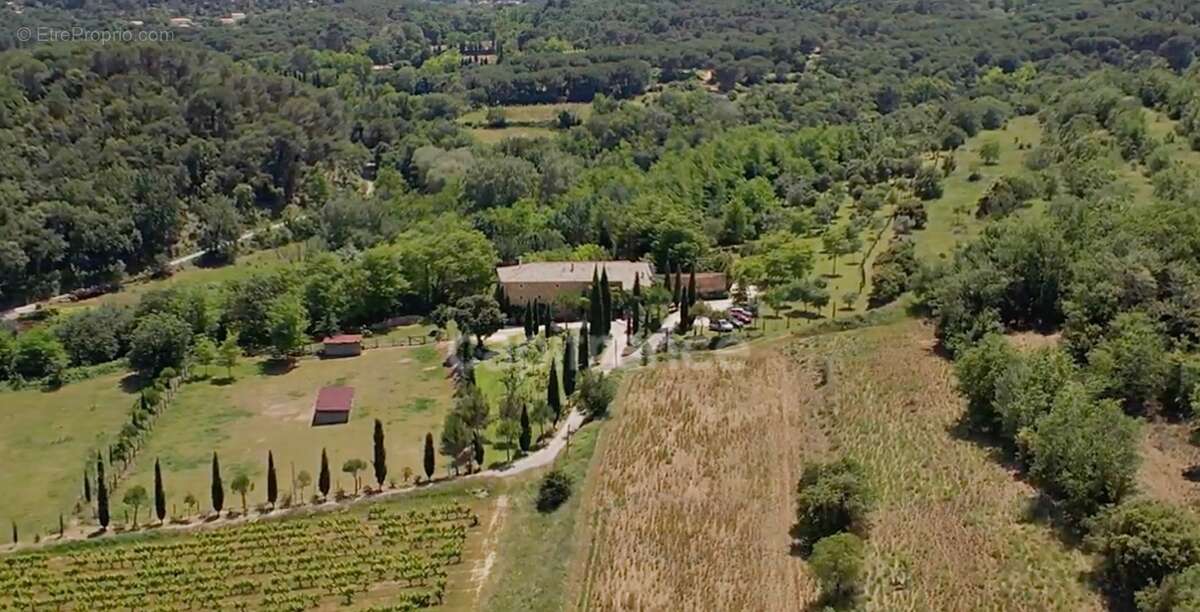 Entre Uzès et La Roque-sur-Cèze, Éden Provençal : Mas du XVIIIe & Son Domaine Privé sur 3,3 hectares - photo 3