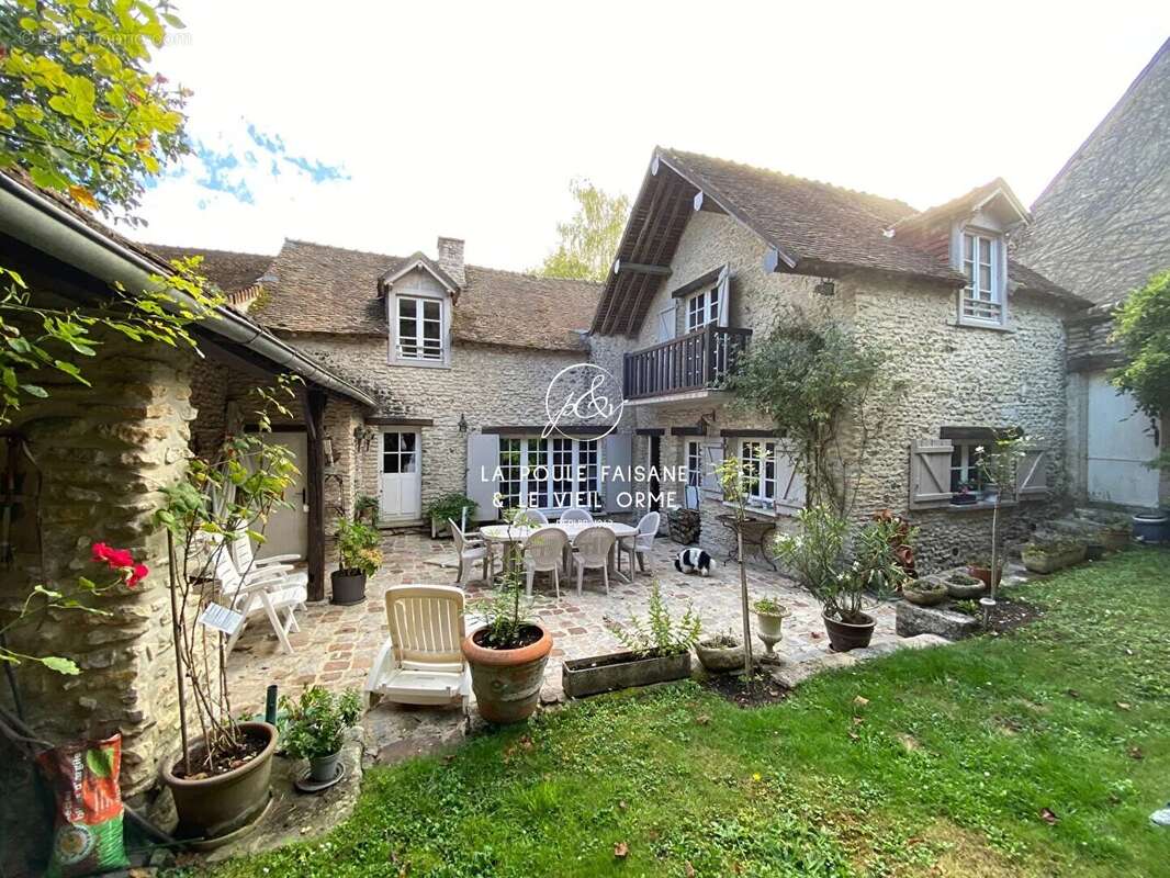 Maison à HOUDAN