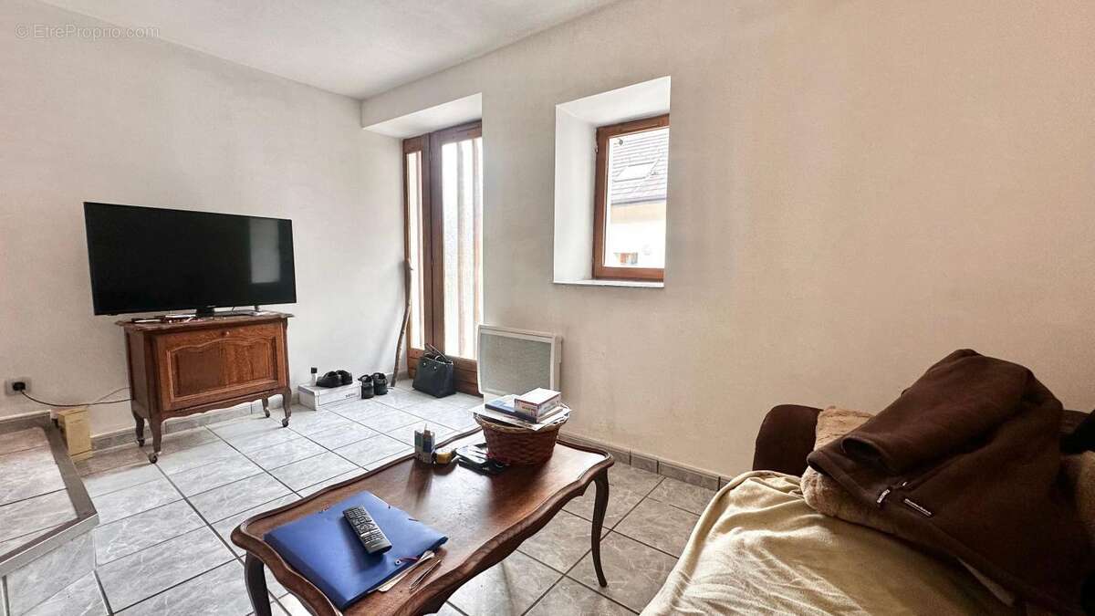 Appartement à POISY