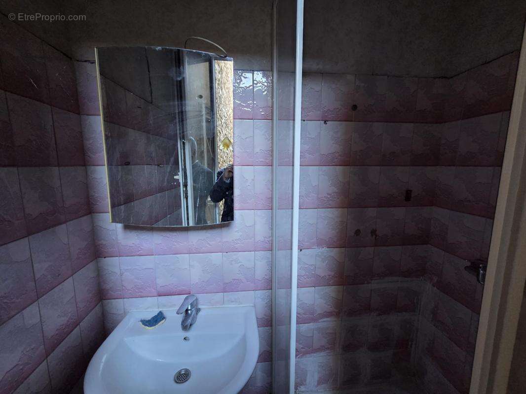 Appartement à MARSEILLE-4E