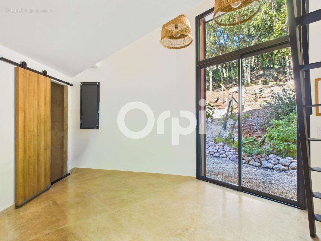 Maison à MONTAUROUX