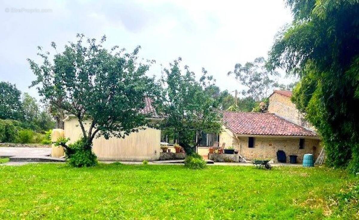 Photo 1 - Maison à VENDAYS-MONTALIVET