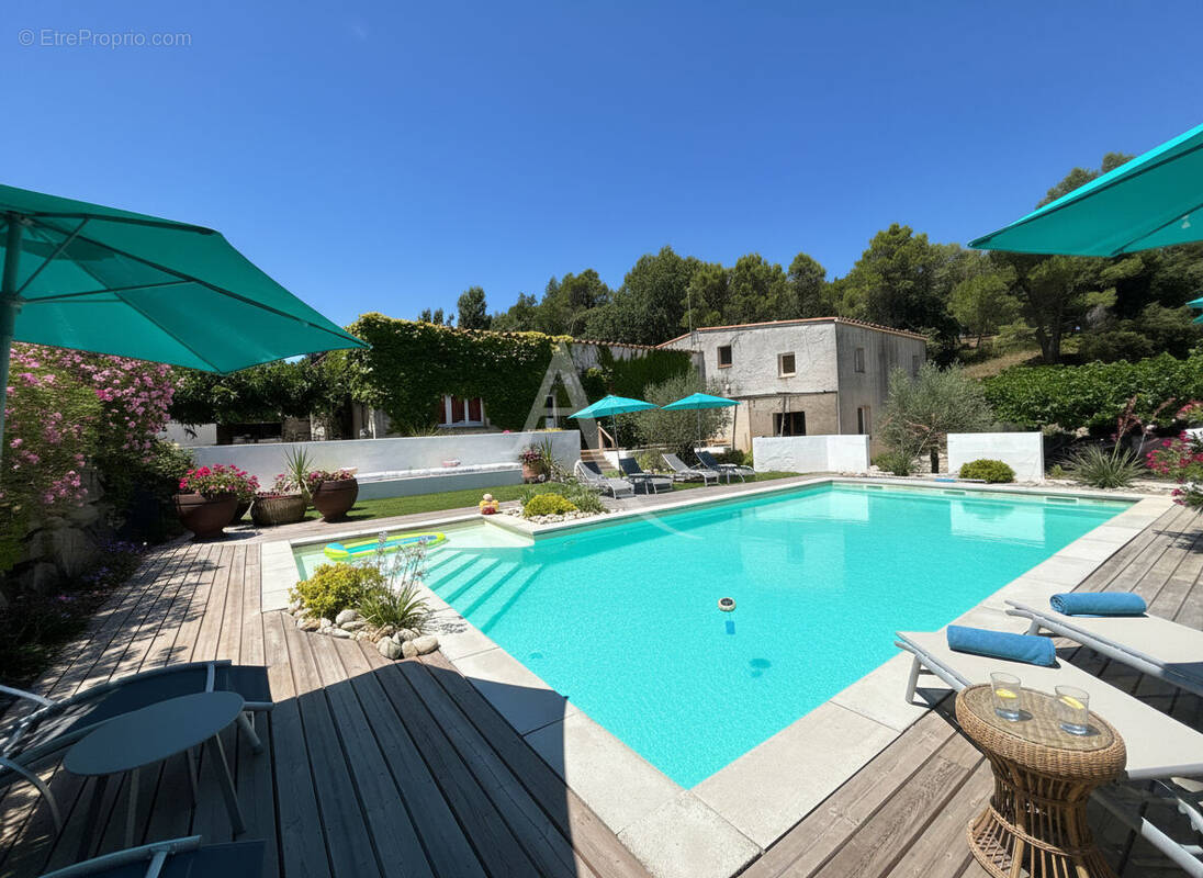 Maison 15 pièces 382 m² · à Carcassonne · 382 m² · 899 900 €