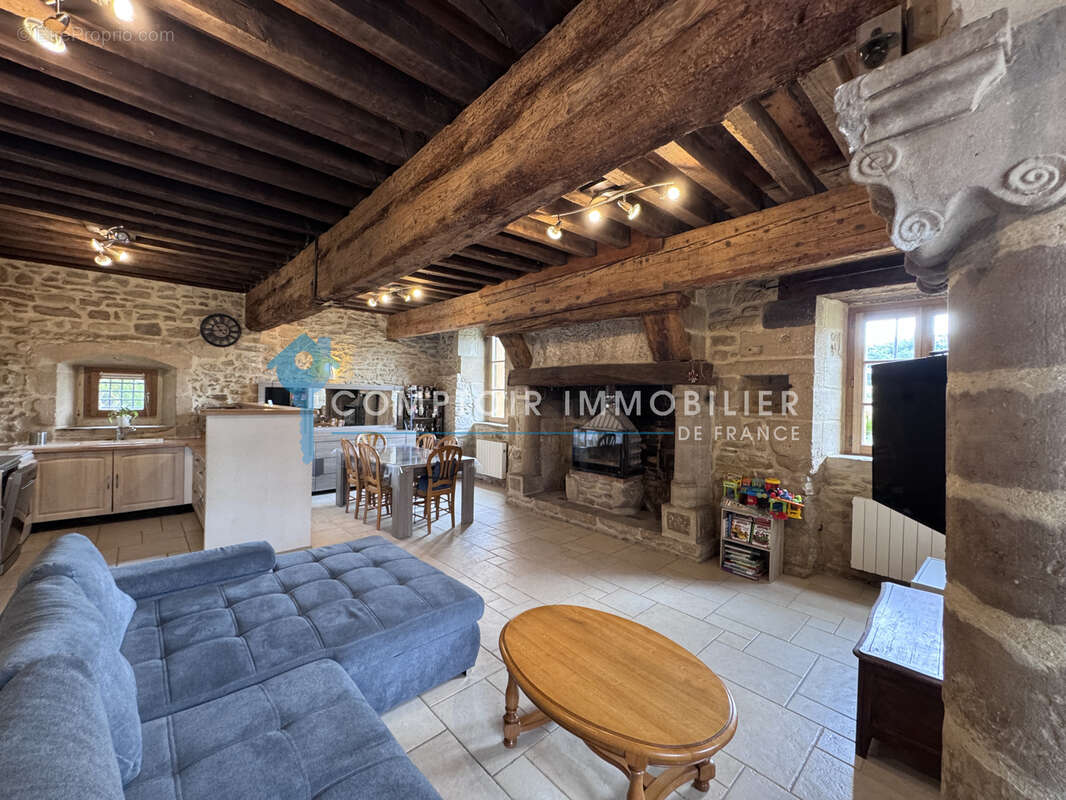Maison de village T4 avec terrain + 160m2 à rénover - photo 2