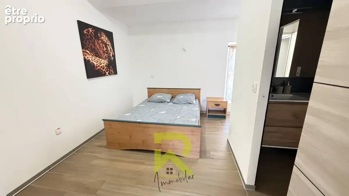 AGDE — Un appartement entièrement rénové avec terrasse au dernier étage - photo 9