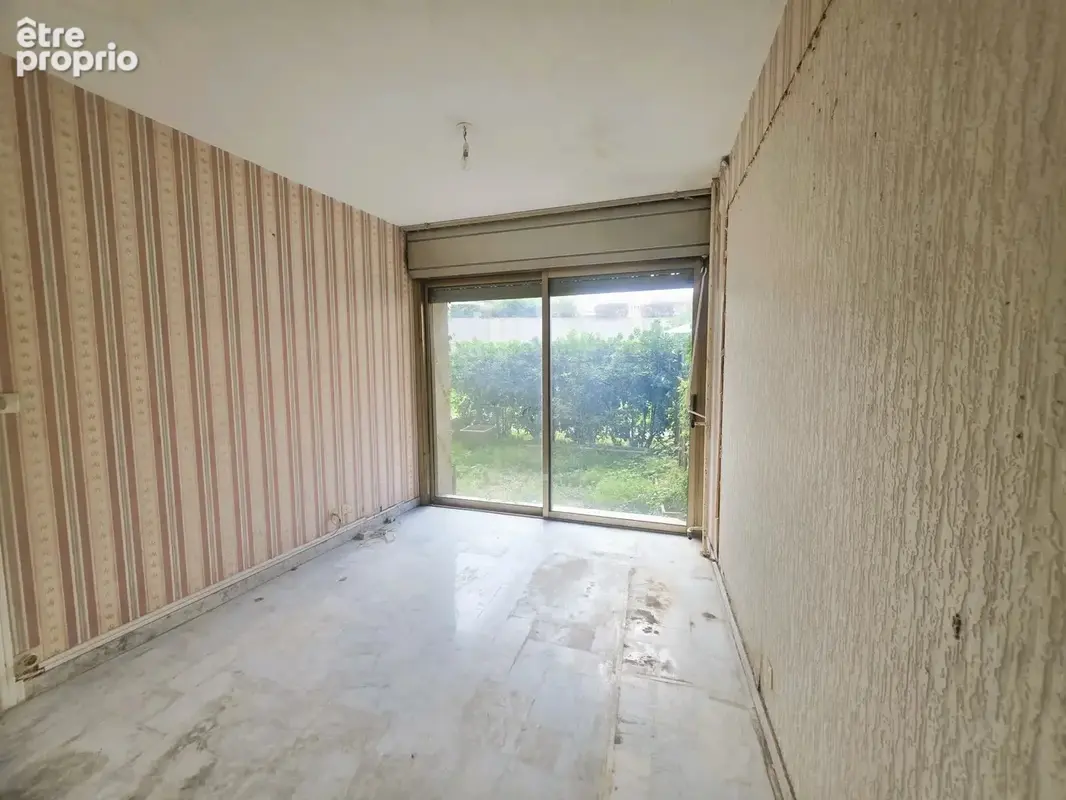 Studette a renover - 200m des plages - ideal loc courte duree - photo 2