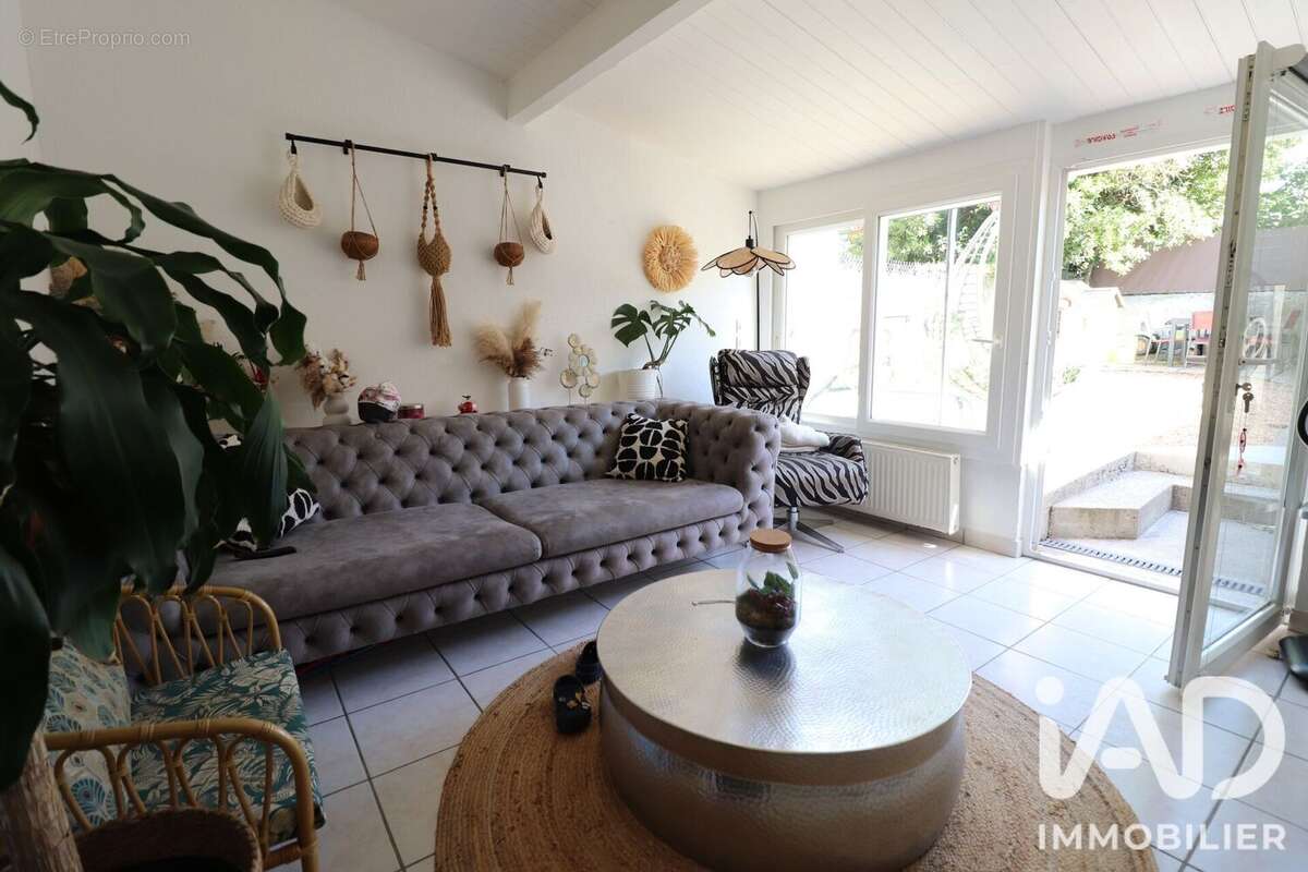 Appartement 220 m² à Pont-Du-Chateau  - photo 5