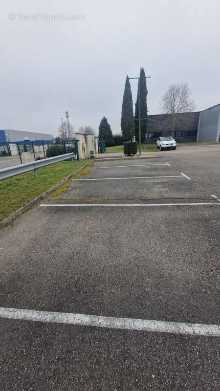 Terrain avec visibilité premium à vendre sur 3393m² à  BALLAN MIRE (37)  emprise bâtie maxi de 2035m² 12 m de hauteur - photo 2