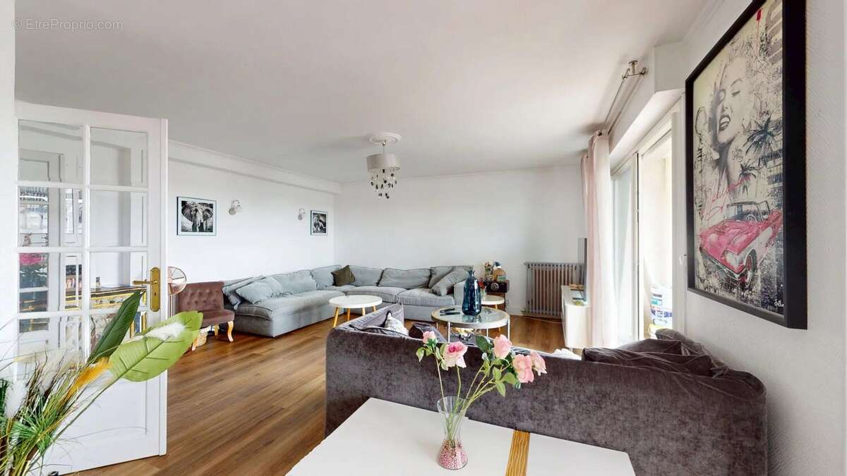 Appartement à PONTAULT-COMBAULT