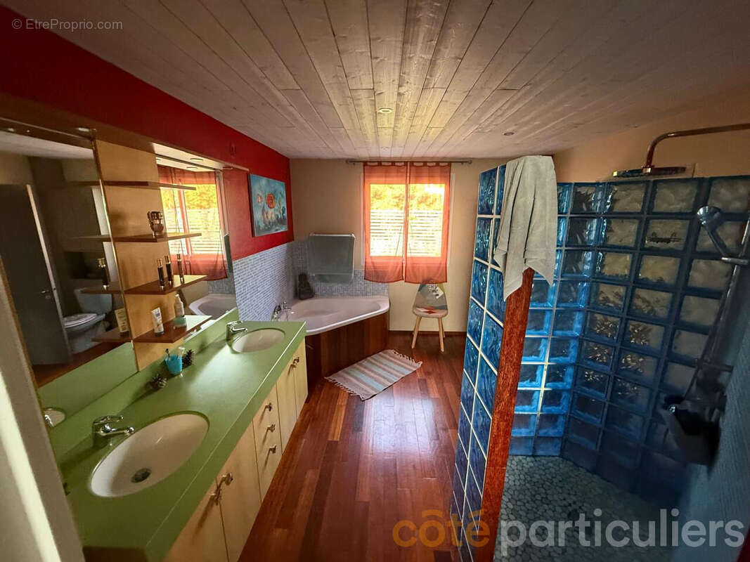 Maison à LES AVIRONS