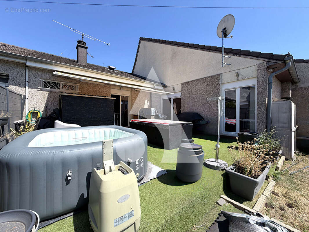 Maison Bouvières Aux Dames 4 pièce(s) 105 m2 - photo 2
