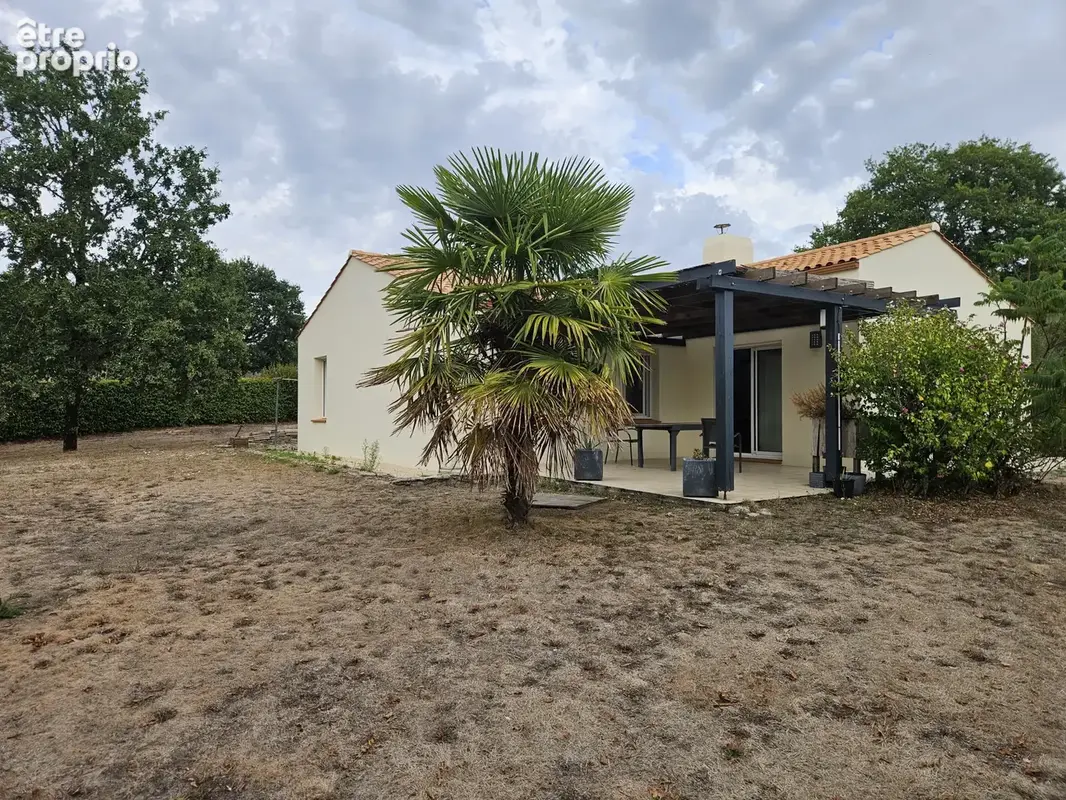 Photo Maison à Saint-Etienne-De-Mer-Morte au prix de 252 960€